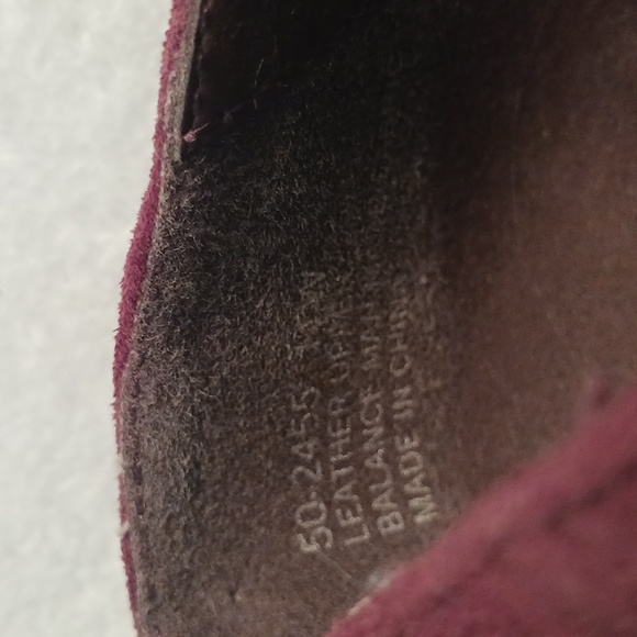 Women's Suede Maroon/Black Size 11W Bella-Vita heels - Picture 8 of 9